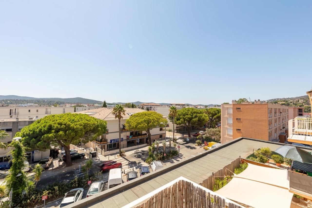 Le Blue Sea - Appt Classe 3 Etoiles A 650M De La Plage Le Lavandou Buitenkant foto