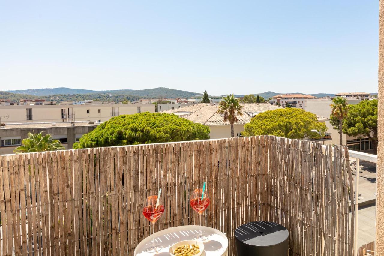 Le Blue Sea - Appt Classe 3 Etoiles A 650M De La Plage Le Lavandou Buitenkant foto